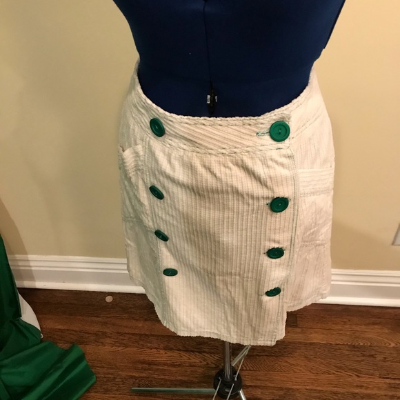 Sole Mio White Corduroy Above the Knee Skirt - Picture 7 of 13